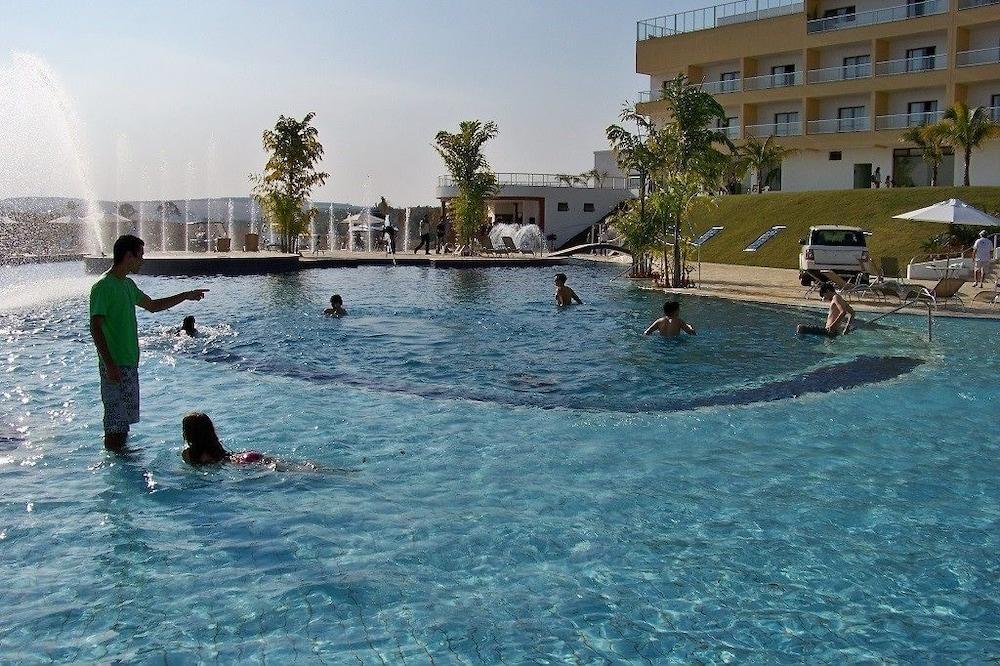 Ramada By Wyndham Furnaspark Formiga Exterior foto