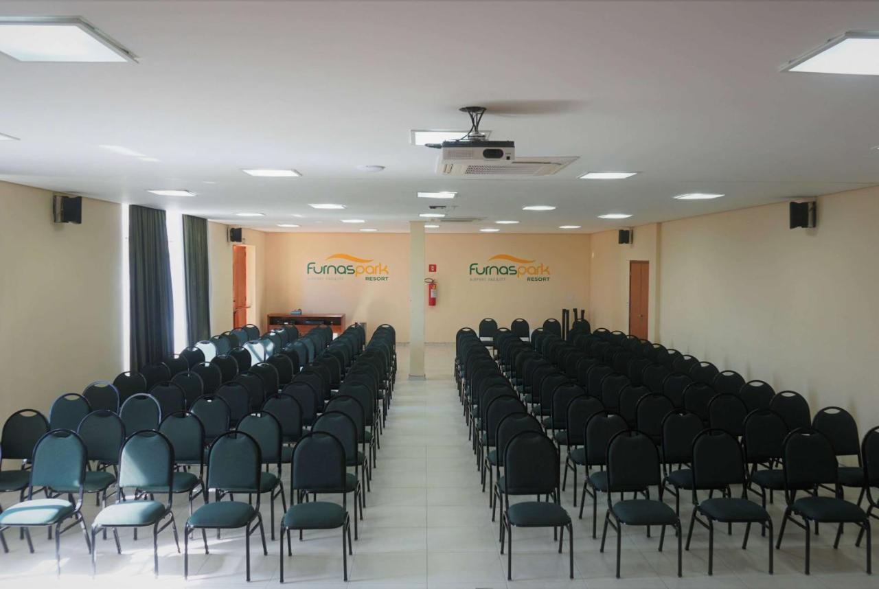 Ramada By Wyndham Furnaspark Formiga Exterior foto