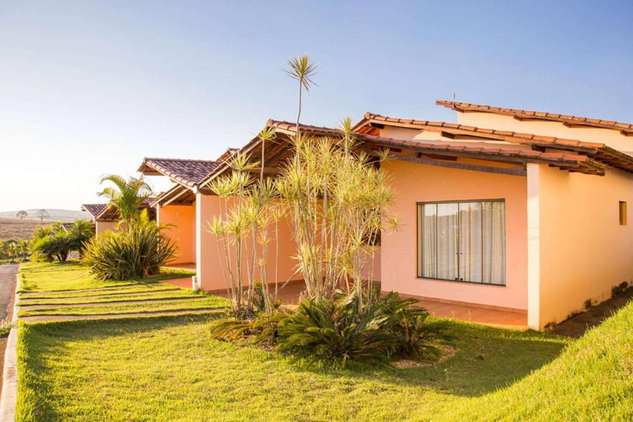 Ramada By Wyndham Furnaspark Formiga Exterior foto