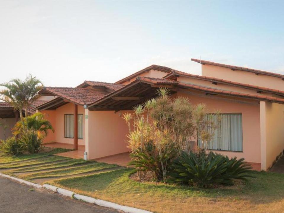 Ramada By Wyndham Furnaspark Formiga Exterior foto